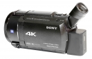 Videokamera Sony FDR-AX53 z levoboku v perspektivě
