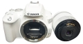 Canon EOS 250D White: Tělo a objektiv před nasazením  